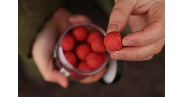Nikl Rozpustné Criticals boilie Strawberry 250ml 17