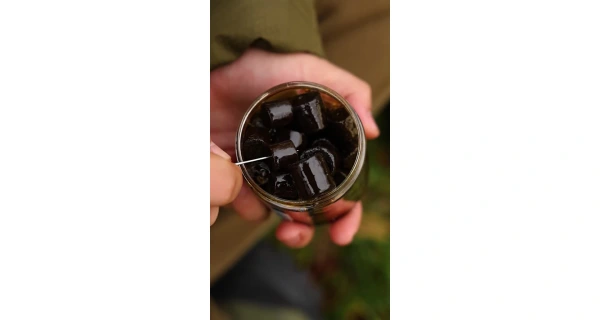 Nikl Black halibut pelety v dipu Devill Krill 15+20mm, 250ml 4