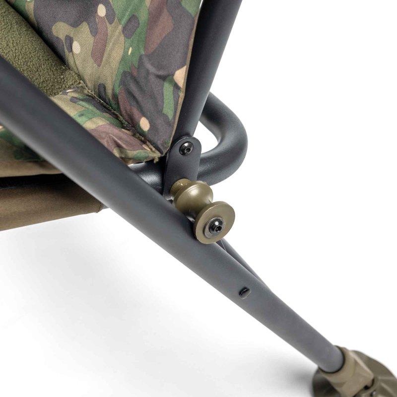 Trakker Kreslo komfortné s područkami - Levelite Camo Longback Recliner 7