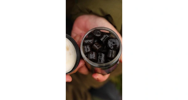 Nikl Black halibut pelety v dipu Krill Berry 15+20mm, 250ml 2