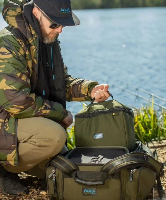 Aqua Malá chladící taška Roving Cool Bag Black Series 18