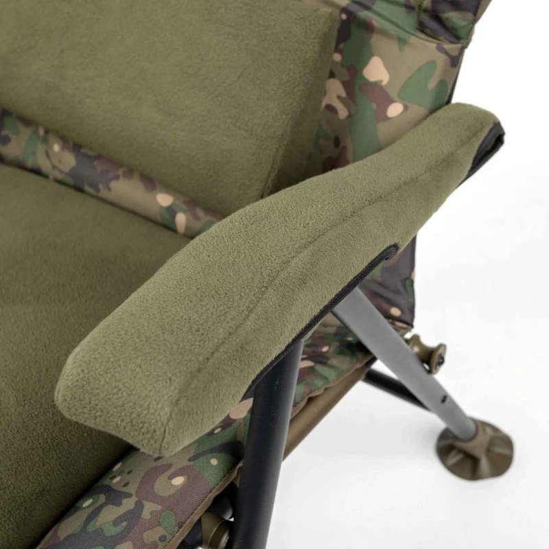 Trakker Křeslo komfortní s područkami Levelite Camo Longback Recliner 8