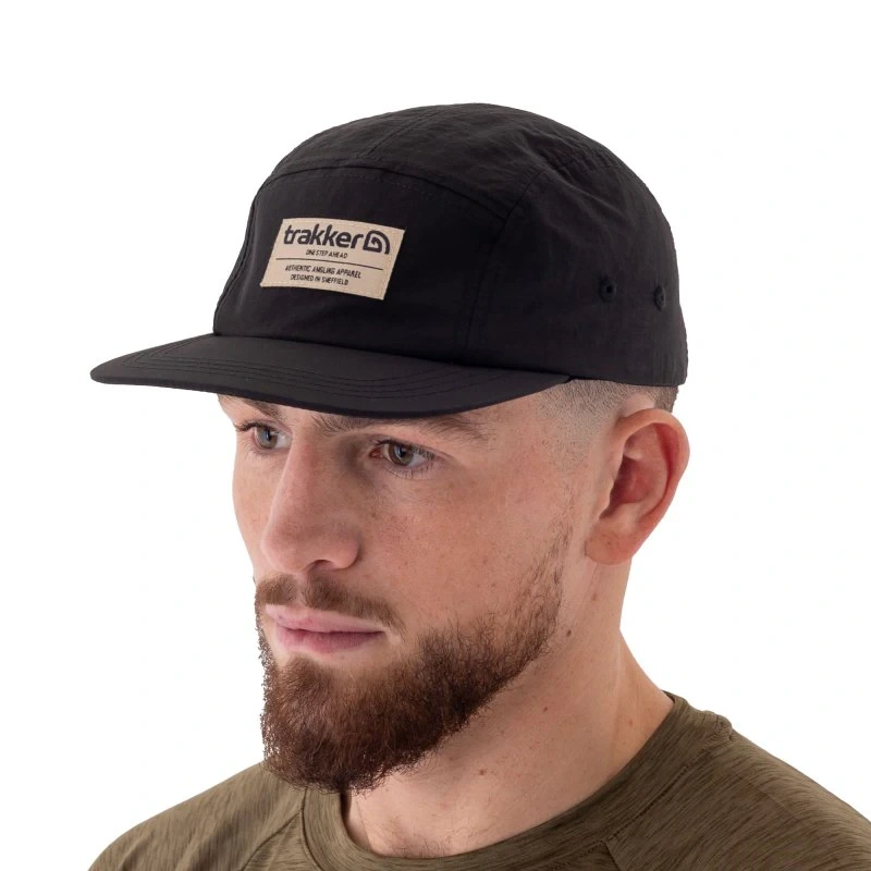 Trakker Kšiltovka 5 Panel Black Cap 4