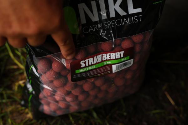 Nikl Hotové Boilies Strawberry 2