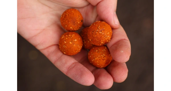 Nikl Rozpustné Criticals boilie Chilli & Peach 250ml 8