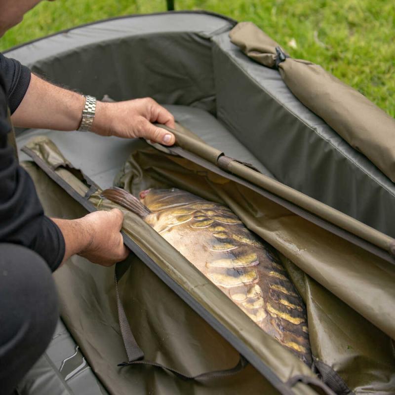 Avid Carp Vážiaci Sak Revolve 2