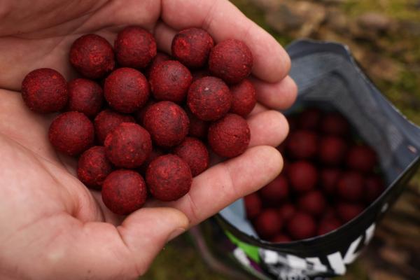 Nikl Hotové boilies Gigantica ATTRACTIVE 1